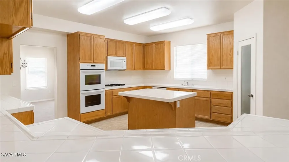 2518 E Avenue K2 Lancaster, CA 93535