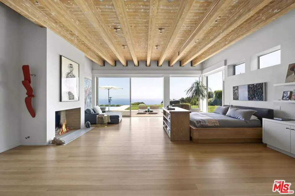 24685 Pacific Coast Highway Malibu, CA 90265