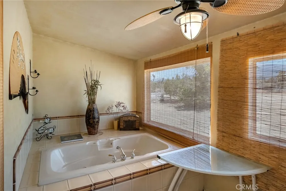 12274 Mountain Pinon Hills, CA 92372