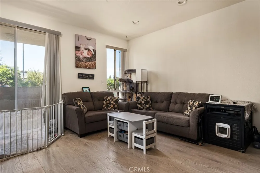 19350 Sherman Way #139 Reseda, CA 91335