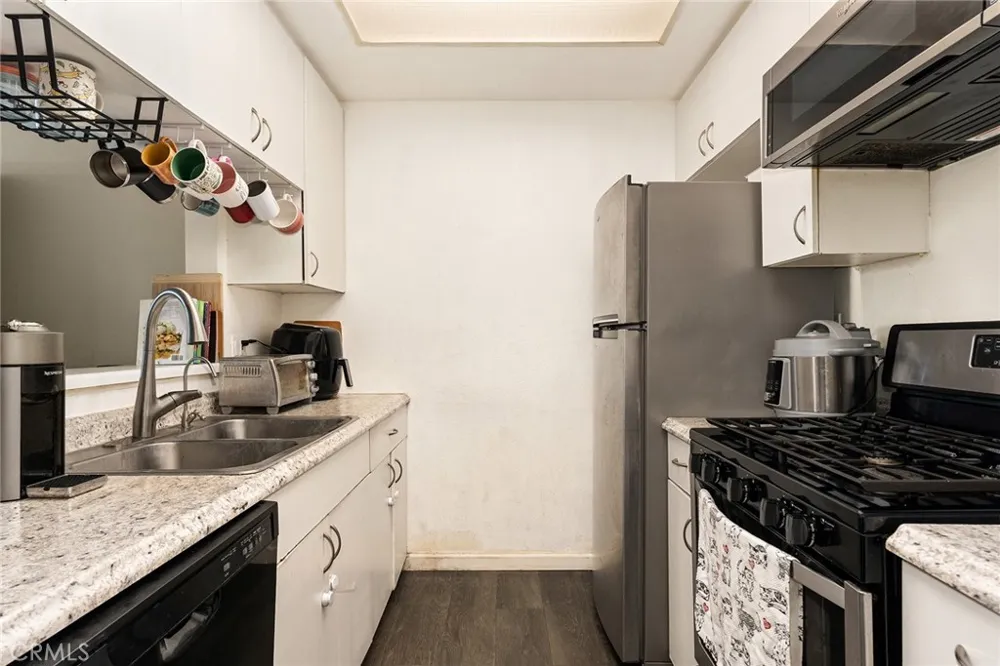 19350 Sherman Way #139 Reseda, CA 91335