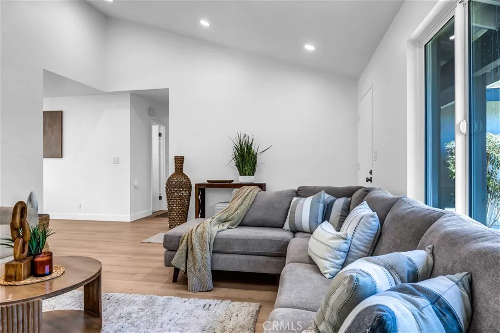 11610 Gonsalves Cerritos, CA 90703