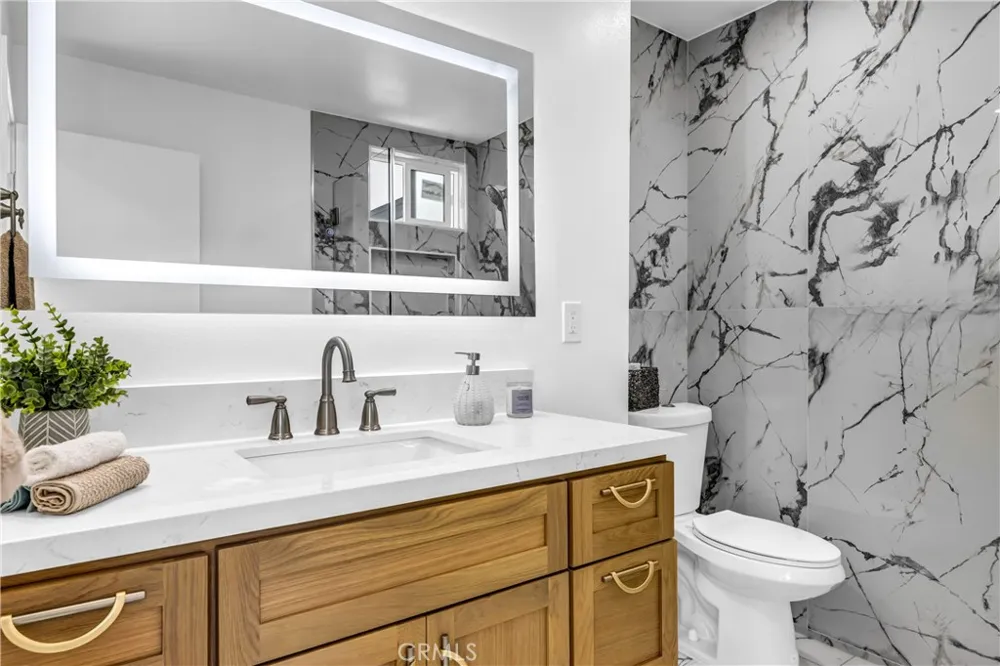11610 Gonsalves Cerritos, CA 90703