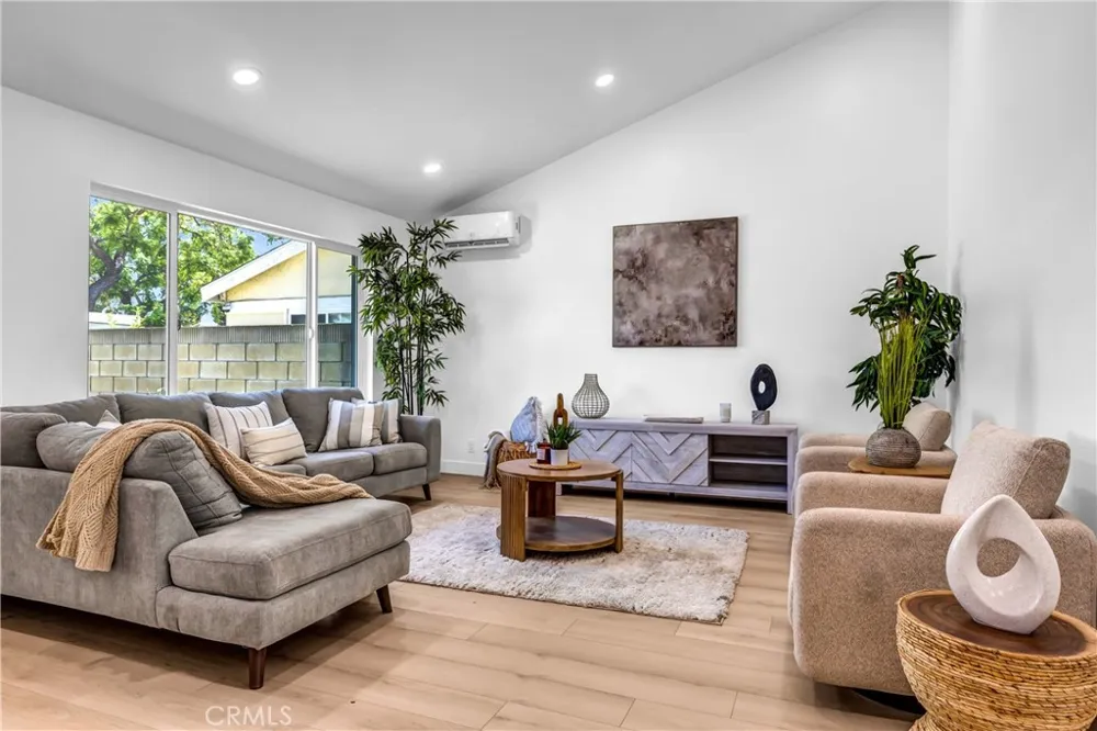 11610 Gonsalves Cerritos, CA 90703