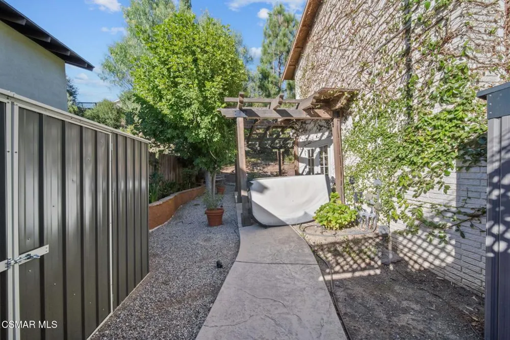 30729 Lakefront Drive Agoura Hills, CA 91301