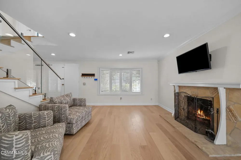 30729 Lakefront Drive Agoura Hills, CA 91301