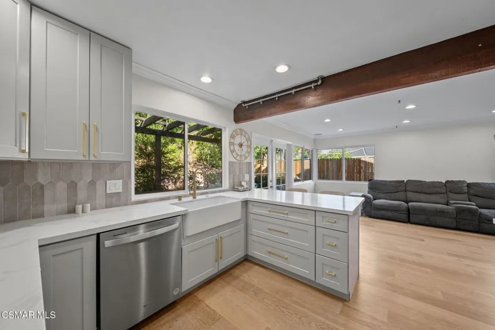 30729 Lakefront Drive Agoura Hills, CA 91301
