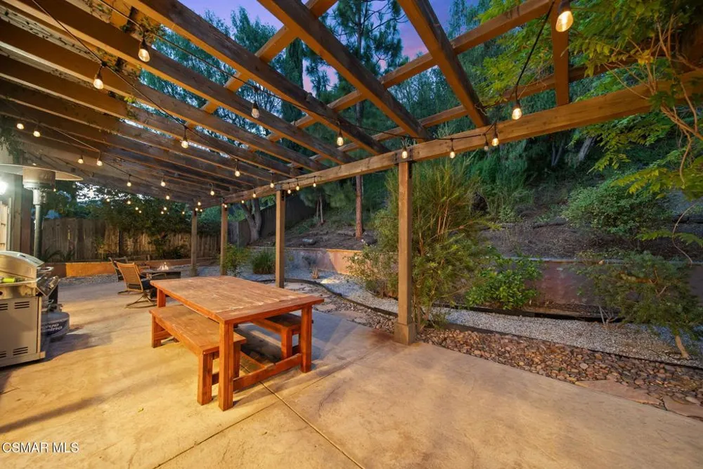 30729 Lakefront Drive Agoura Hills, CA 91301