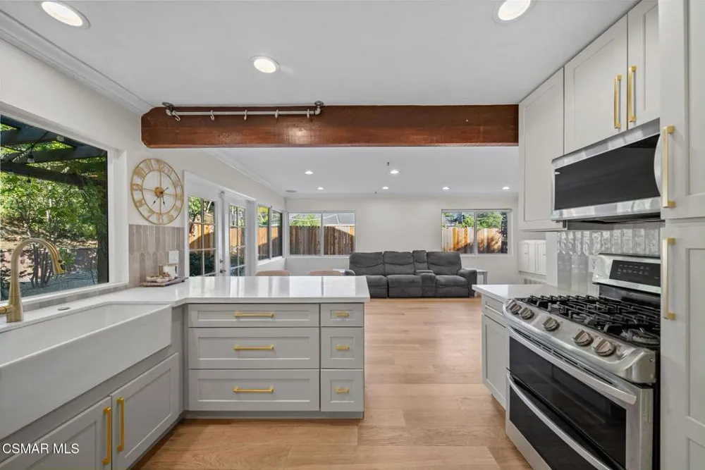 30729 Lakefront Drive Agoura Hills, CA 91301