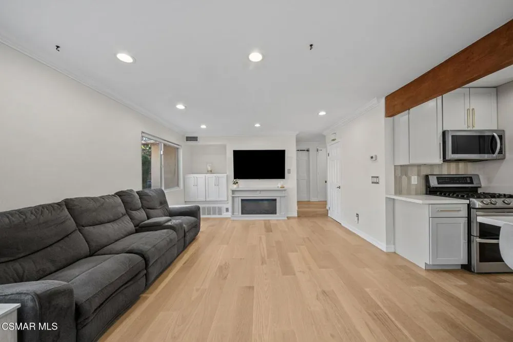 30729 Lakefront Drive Agoura Hills, CA 91301