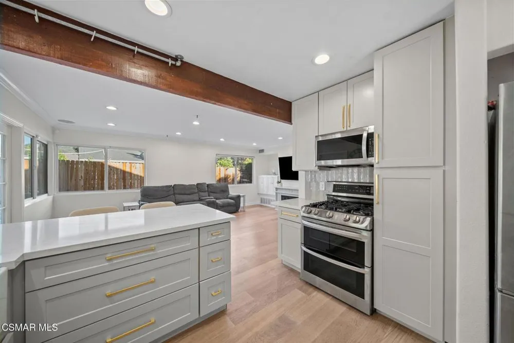 30729 Lakefront Drive Agoura Hills, CA 91301