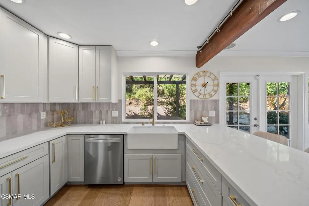 30729 Lakefront Drive Agoura Hills, CA 91301