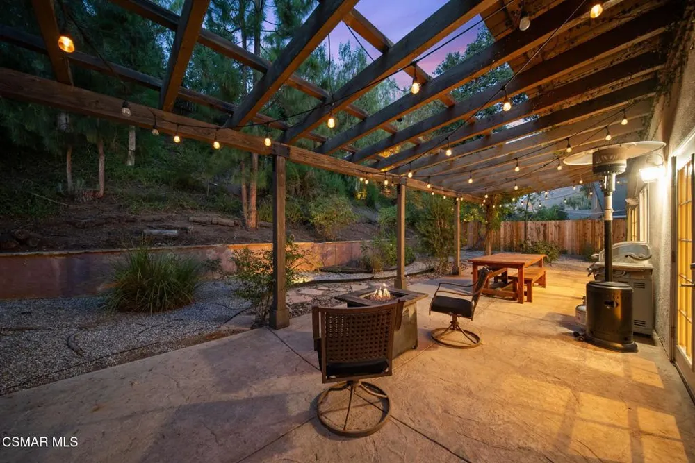 30729 Lakefront Drive Agoura Hills, CA 91301
