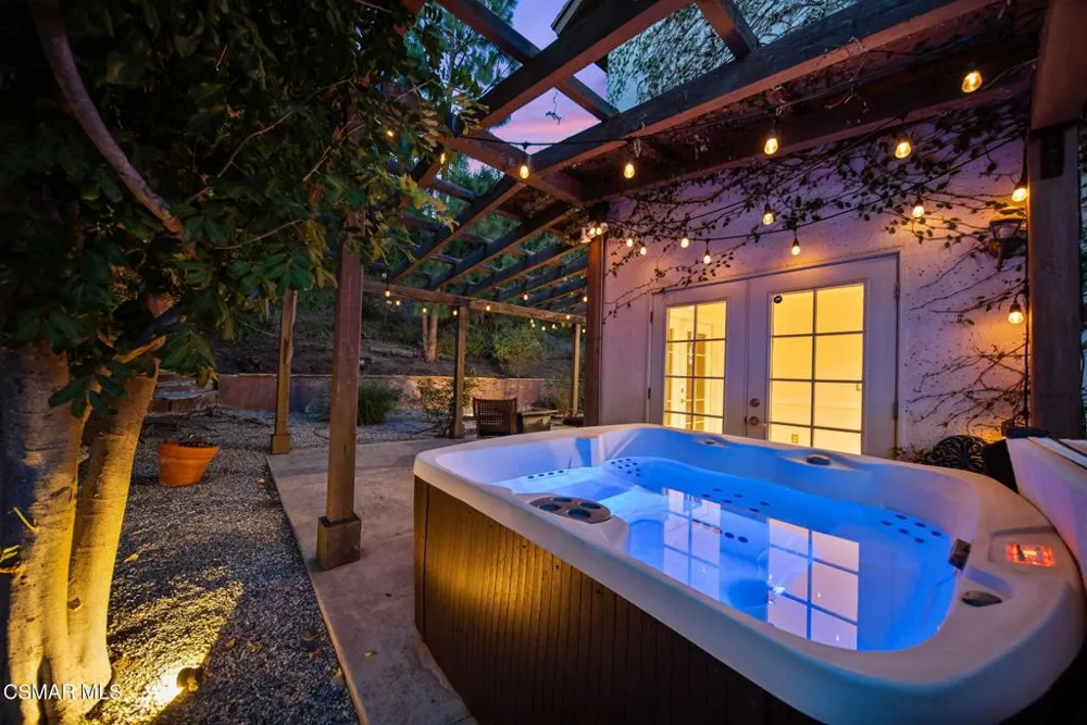 30729 Lakefront Drive Agoura Hills, CA 91301