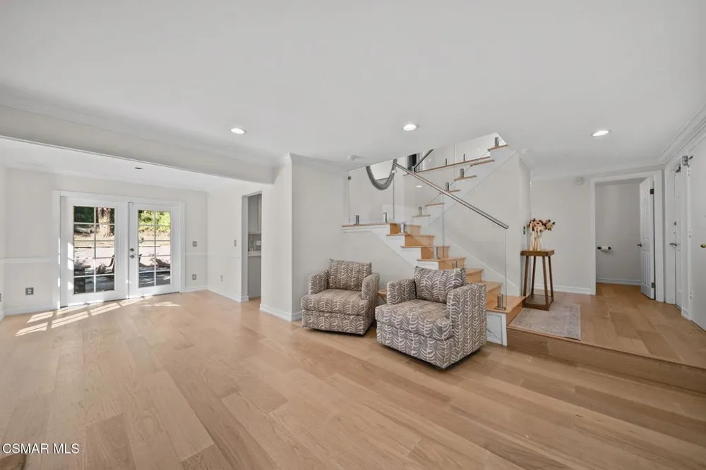 30729 Lakefront Drive Agoura Hills, CA 91301