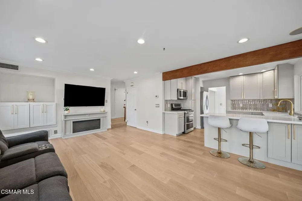 30729 Lakefront Drive Agoura Hills, CA 91301