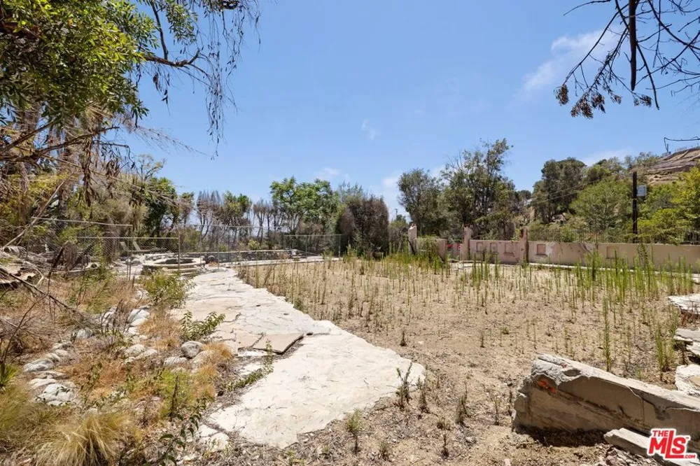 1324 Marinette Road Pacific Palisades, CA 90272