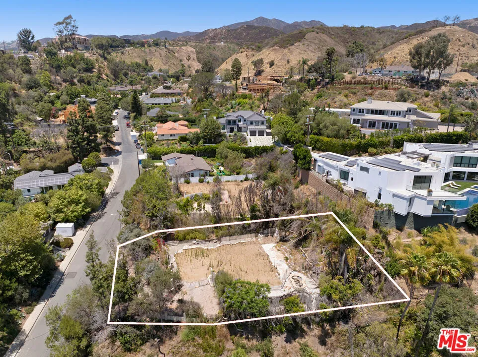 1324 Marinette Road Pacific Palisades, CA 90272