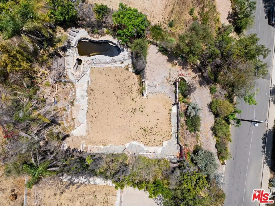 1324 Marinette Road Pacific Palisades, CA 90272