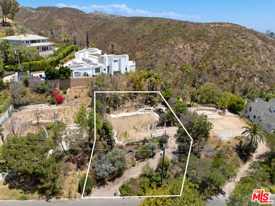 1324 Marinette Road Pacific Palisades, CA 90272