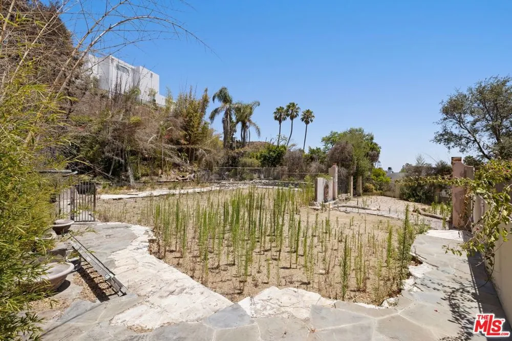 1324 Marinette Road Pacific Palisades, CA 90272