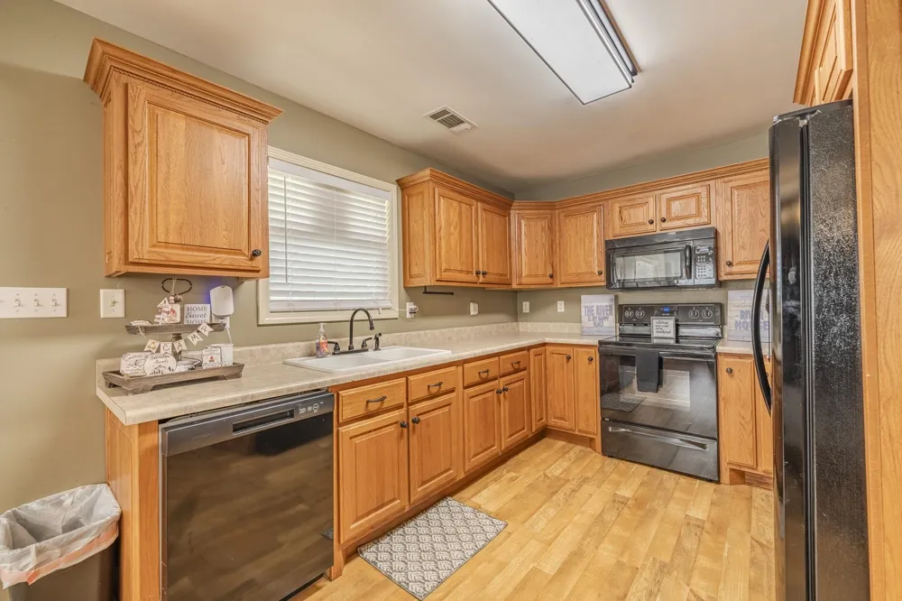 965 ARNOLD LN Savannah, TN 38372