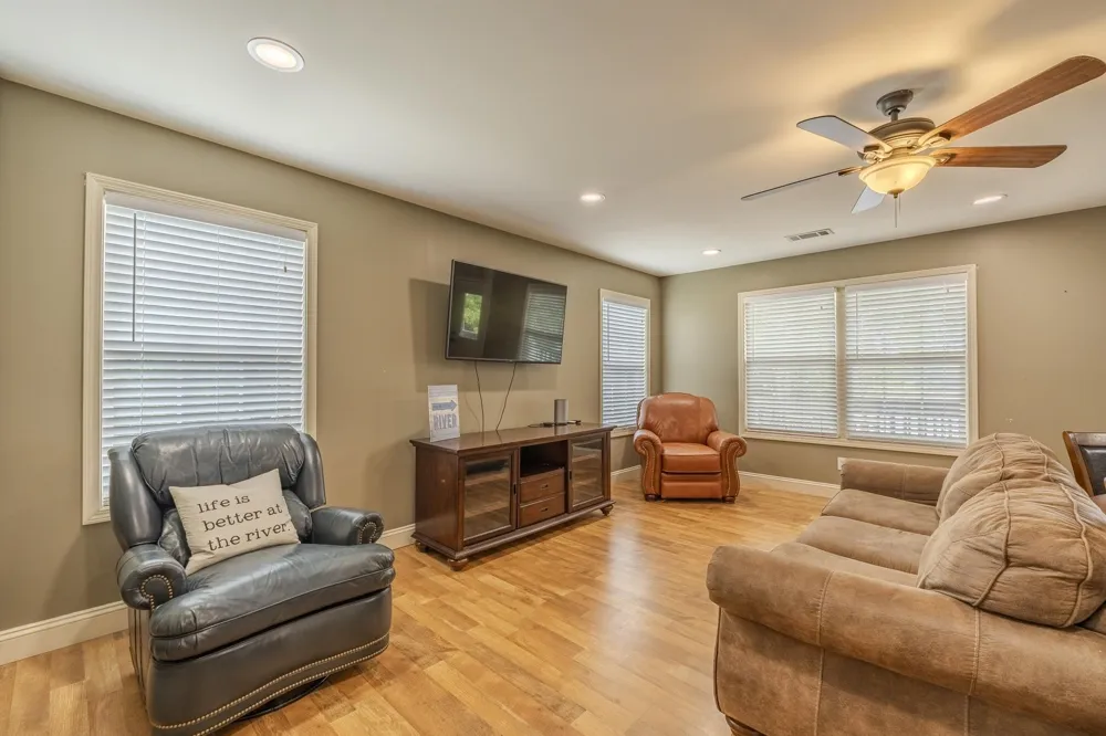 965 ARNOLD LN Savannah, TN 38372