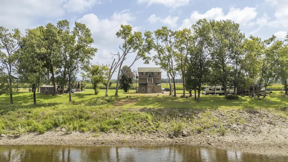 965 ARNOLD LN Savannah, TN 38372
