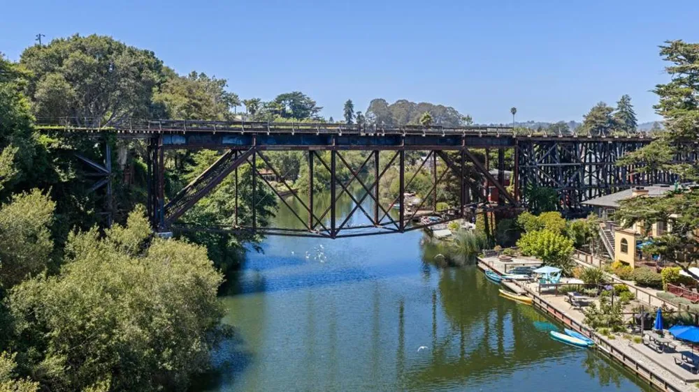 525 Riverview Drive Capitola, CA 95010
