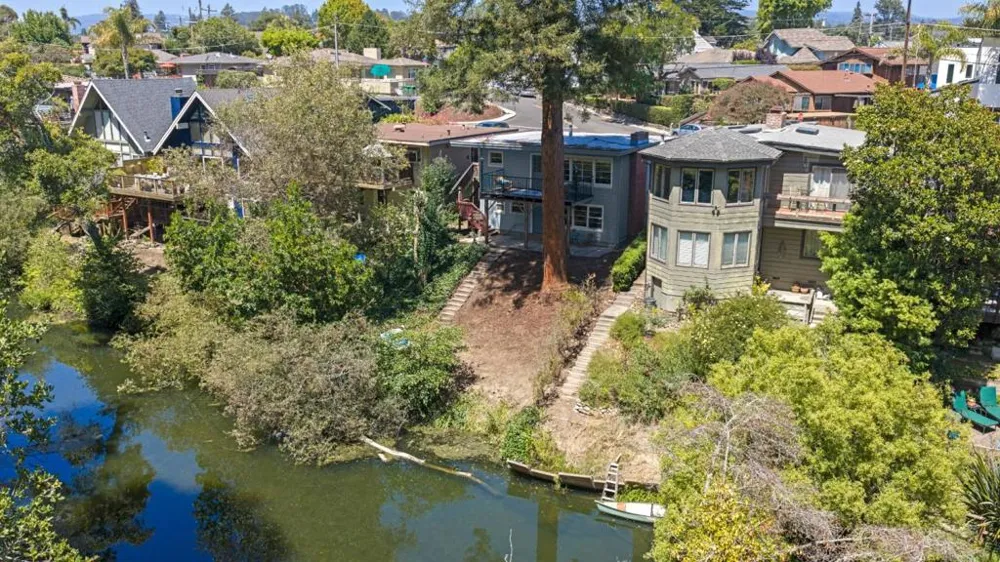 525 Riverview Drive Capitola, CA 95010