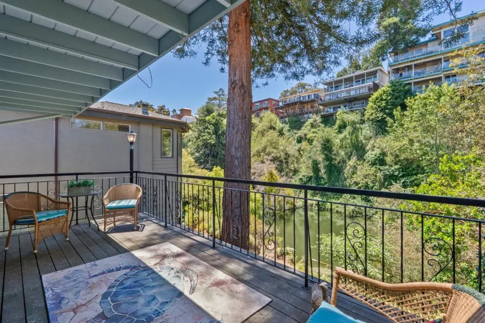 525 Riverview Drive Capitola, CA 95010