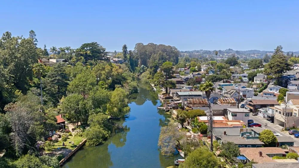 525 Riverview Drive Capitola, CA 95010