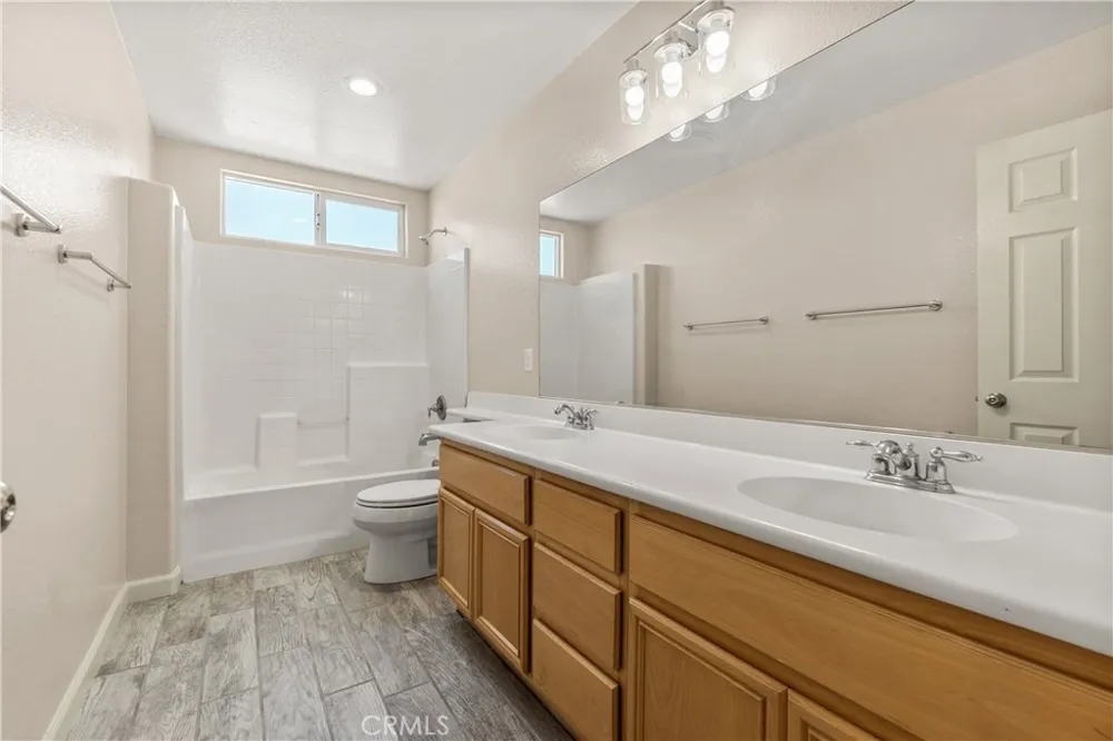 13680 Summit View Street Hesperia, CA 92344