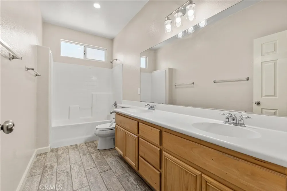 13680 Summit View Street Hesperia, CA 92344