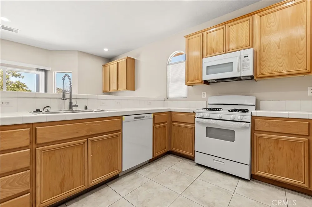 13680 Summit View Street Hesperia, CA 92344