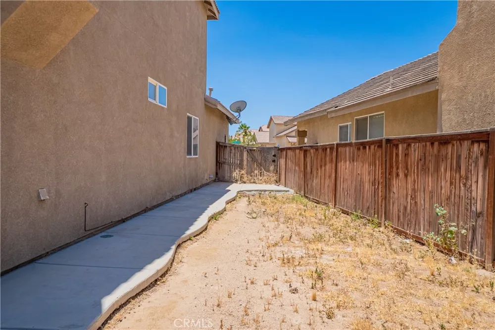 13680 Summit View Street Hesperia, CA 92344