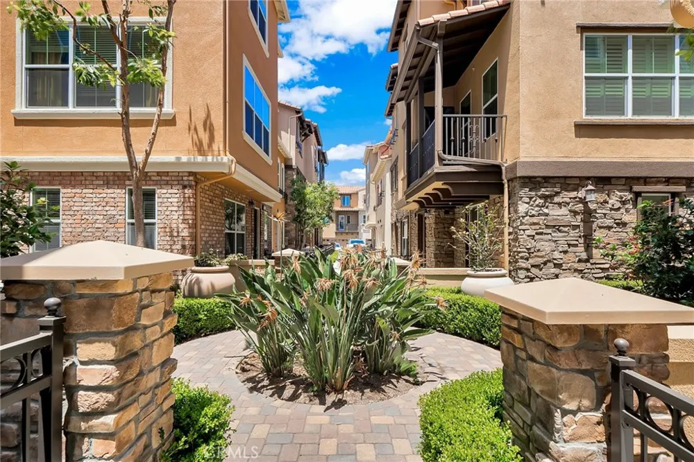 32 Aliso Ridge Mission Viejo, CA 92691