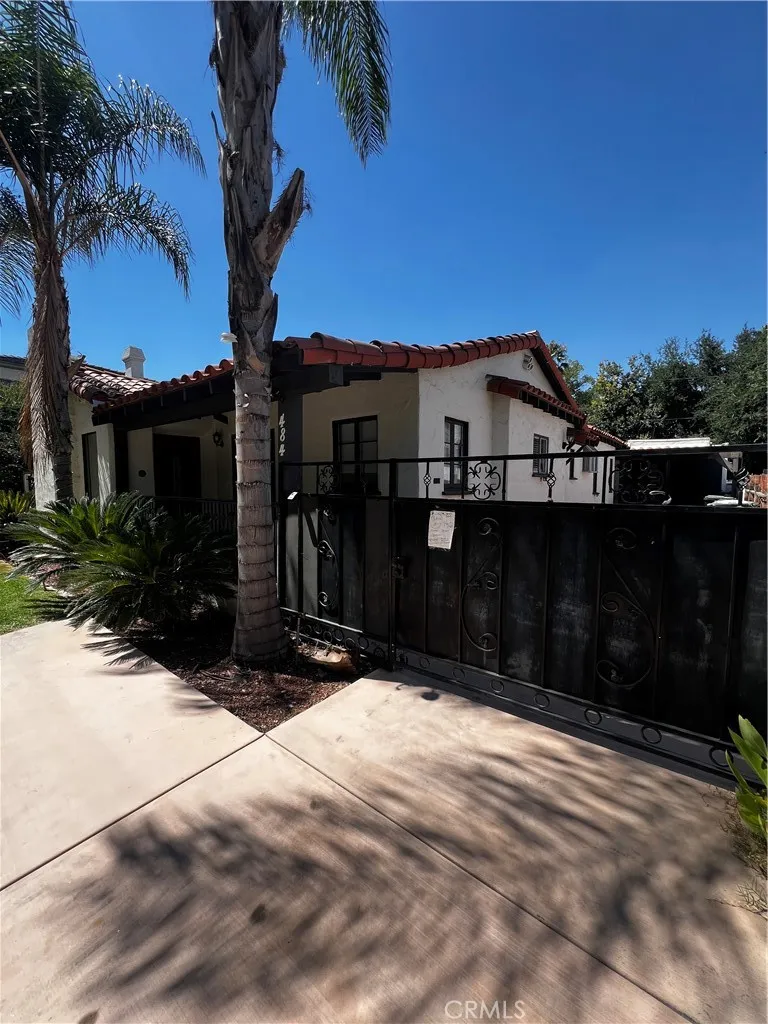 484 W 25th San Bernardino, CA 92405