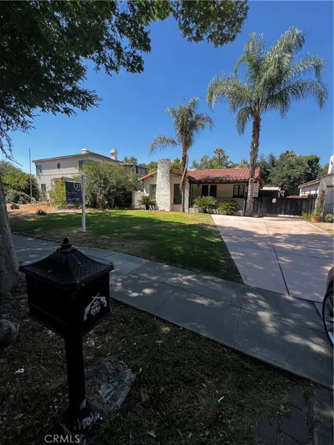 484 W 25th