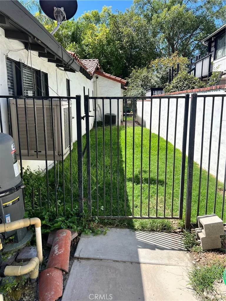 484 W 25th San Bernardino, CA 92405