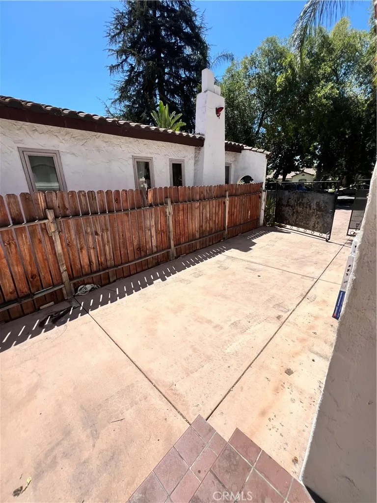 484 W 25th San Bernardino, CA 92405
