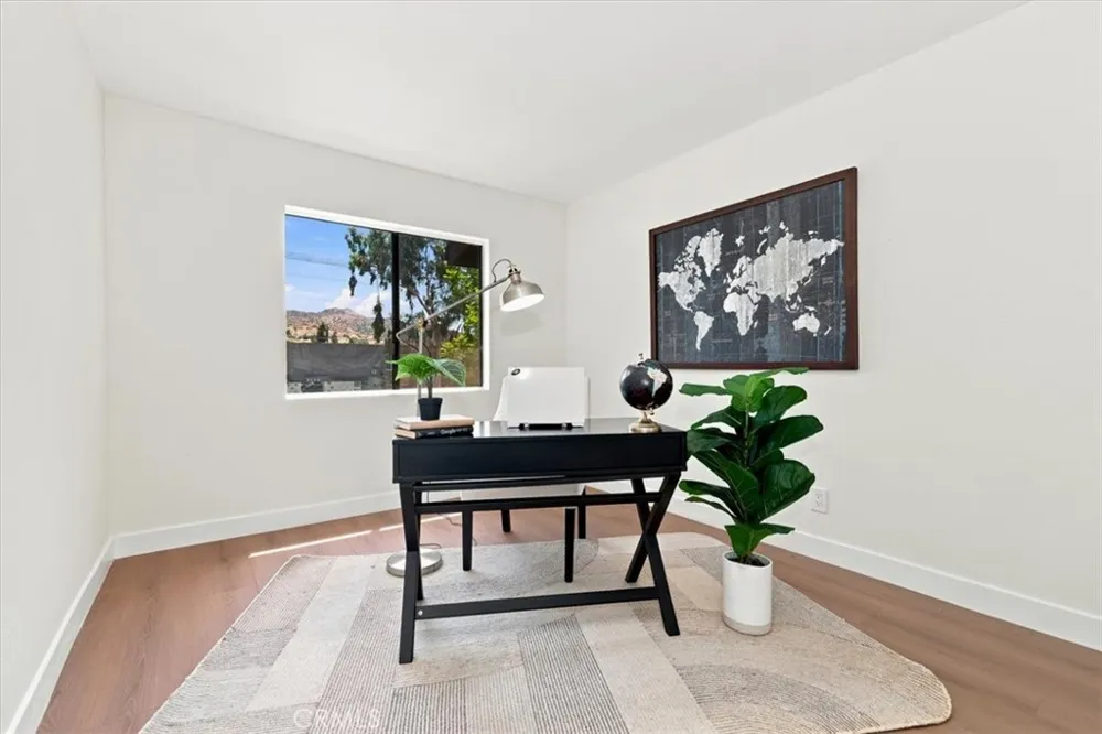 8601 Sunland #5 Sun Valley, CA 91352