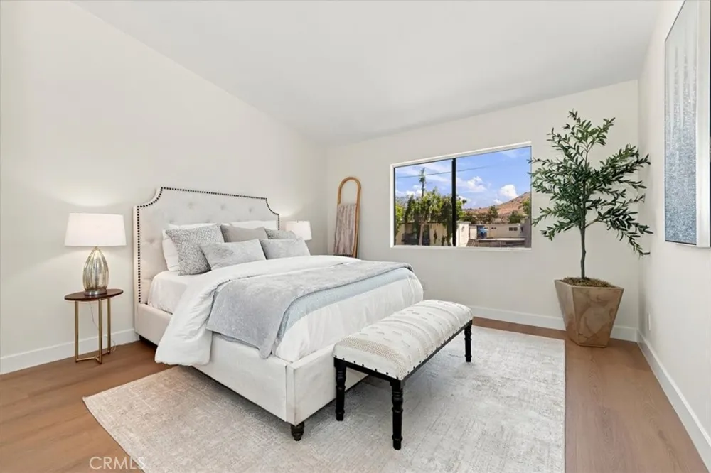 8601 Sunland #5 Sun Valley, CA 91352