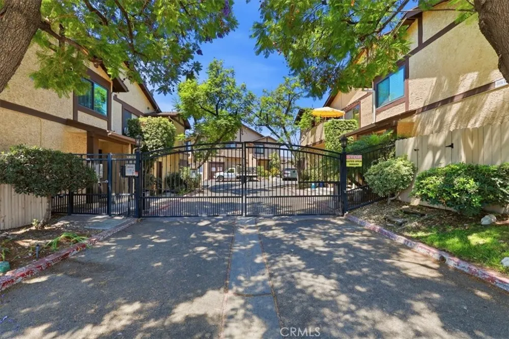 8601 Sunland #5 Sun Valley, CA 91352