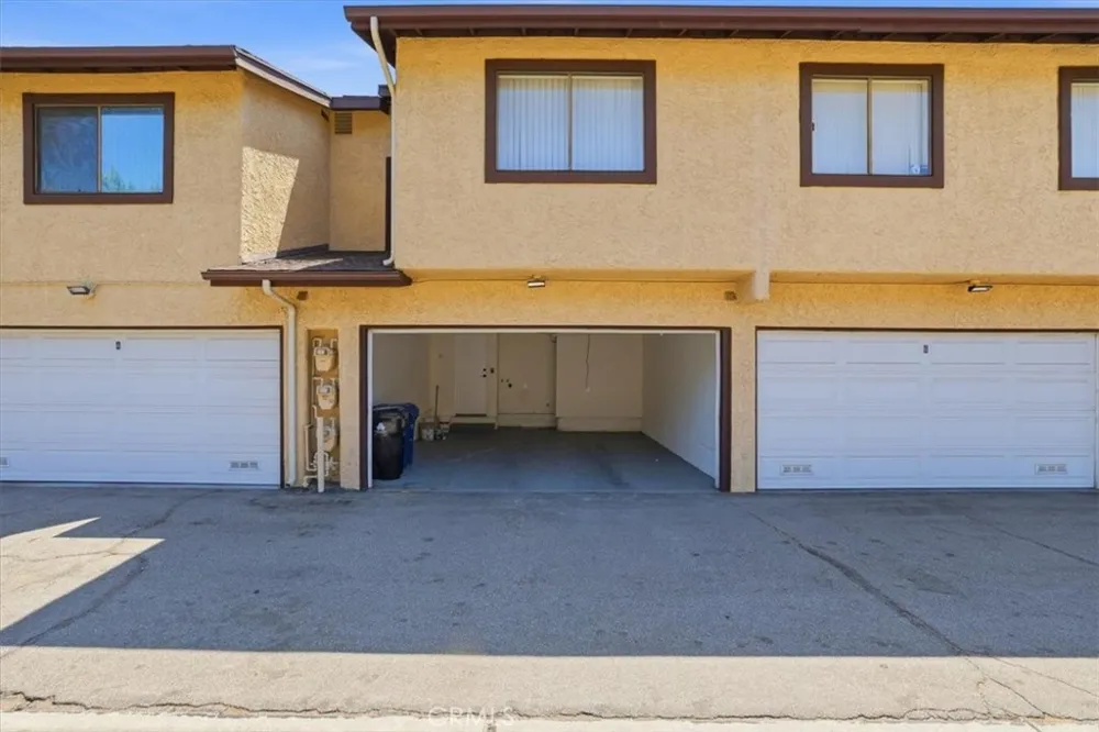 8601 Sunland #5 Sun Valley, CA 91352