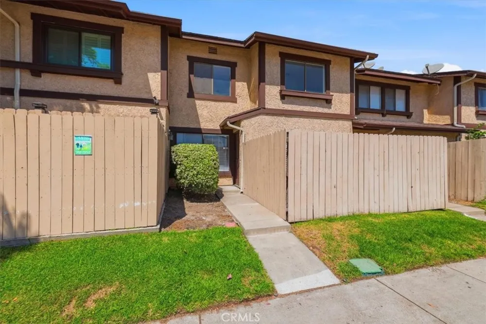 8601 Sunland #5 Sun Valley, CA 91352
