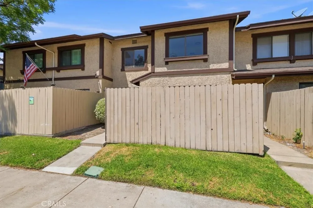 8601 Sunland #5 Sun Valley, CA 91352