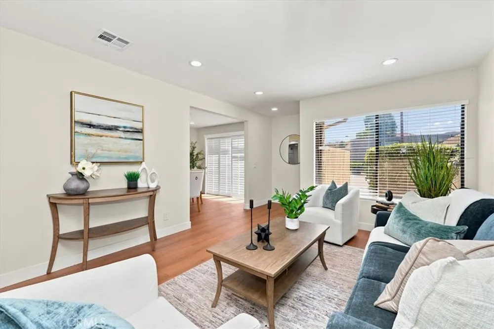 8601 Sunland #5 Sun Valley, CA 91352