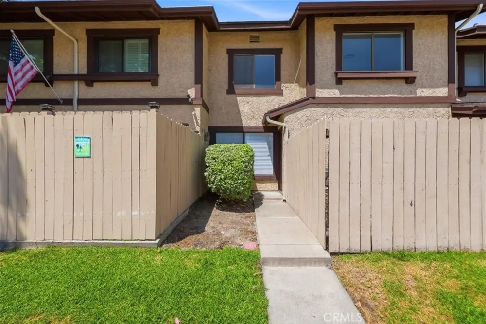 8601 Sunland #5 Sun Valley, CA 91352