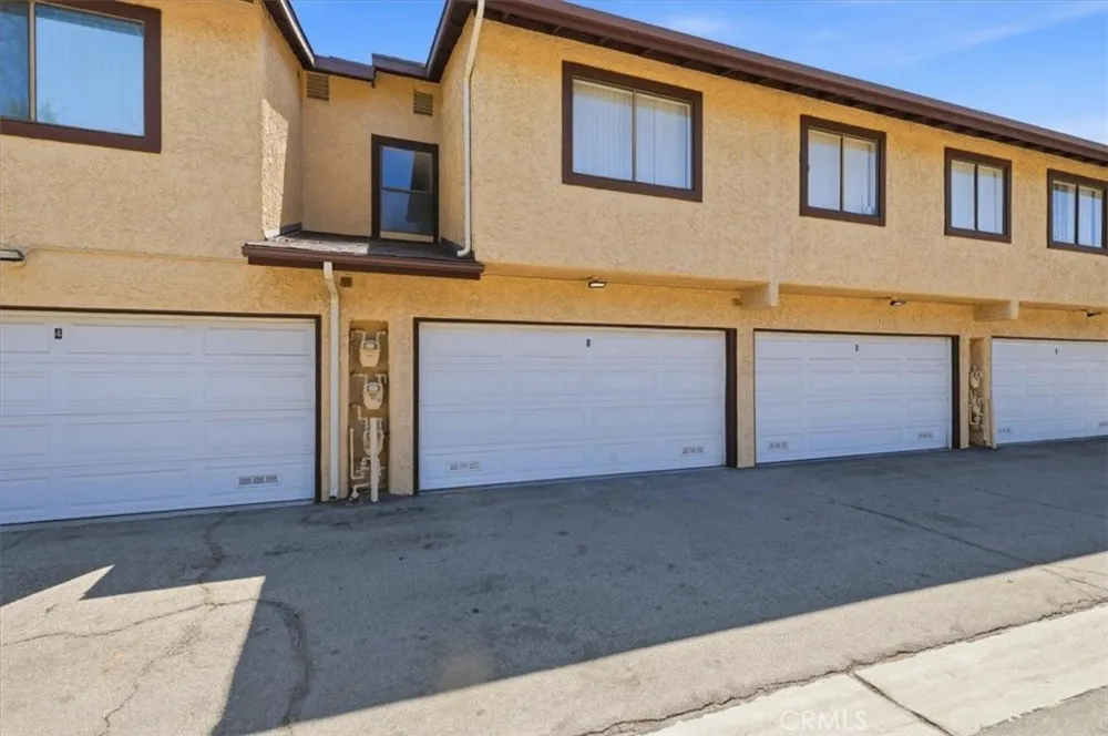 8601 Sunland #5 Sun Valley, CA 91352